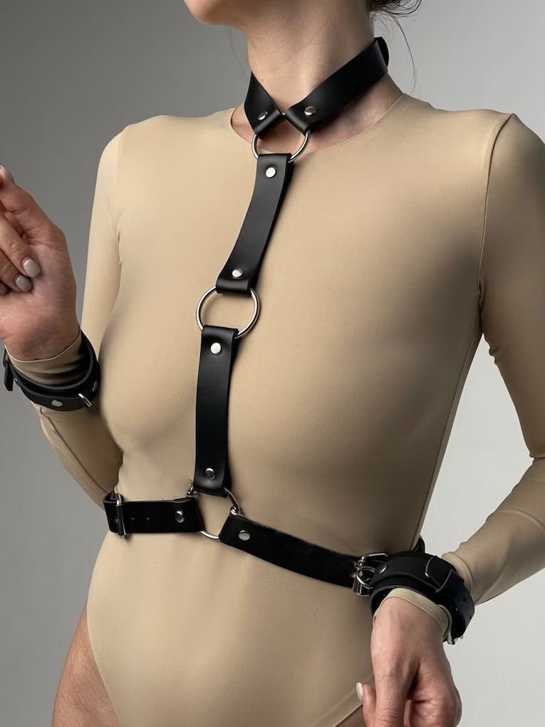 Women's Sexy Leather Harness B - Garter Belt Set reseña y precio